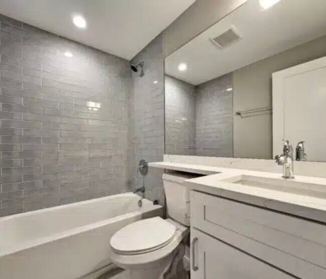 Photo - 3939 N Janssen Ave