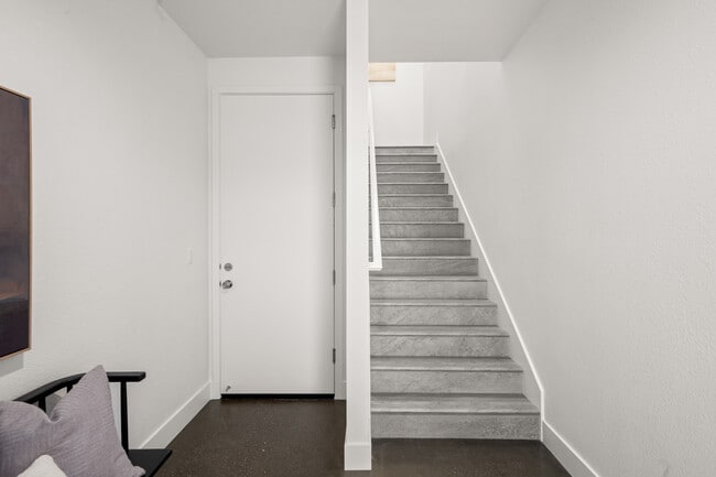 Photo - 1877 Notre Dame Blvd