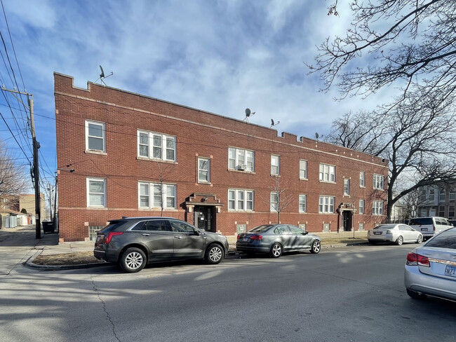 Building Photo - 1301 N Keeler Ave Rental