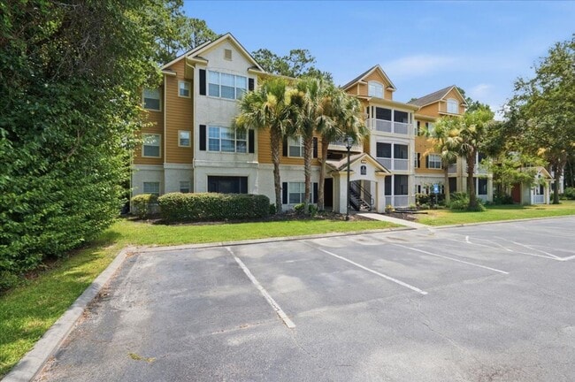 Building Photo - Island Living in a Gated Community | Spacious 2BR Condo on Whitemarsh Island