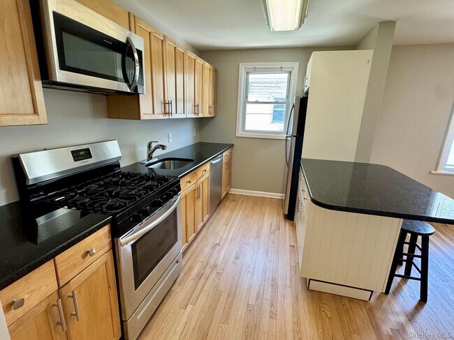 507 Laurelton Blvd Unit 2
