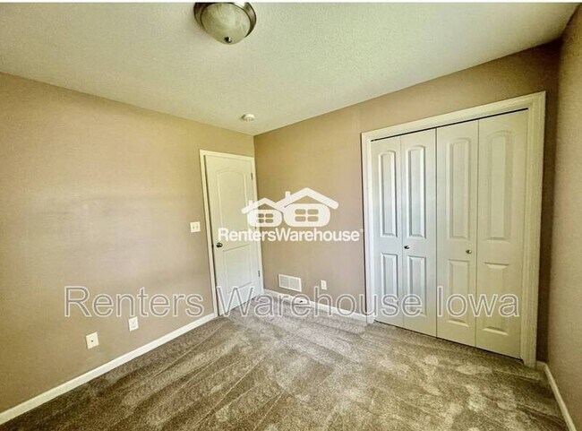 Photo - 2004 63rd St