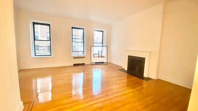 Building Photo - EAST 81 STREET Unit 5E