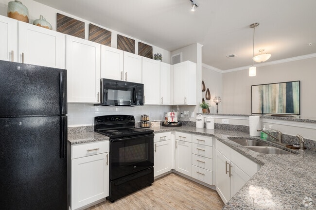 Interior Photo - Sterling Creek at Richmond Hill Rental