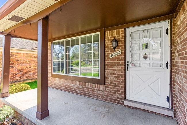 Photo - 46323 Gainsborough Dr