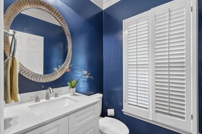 Photo - 97 Huntington Rd NE