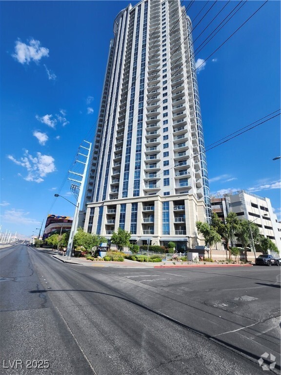 Building Photo - 200 W Sahara Ave Unit 209 Rental