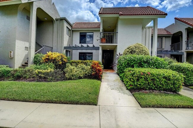 Building Photo - 5547 Fairway Park Dr Unit 102 Rental