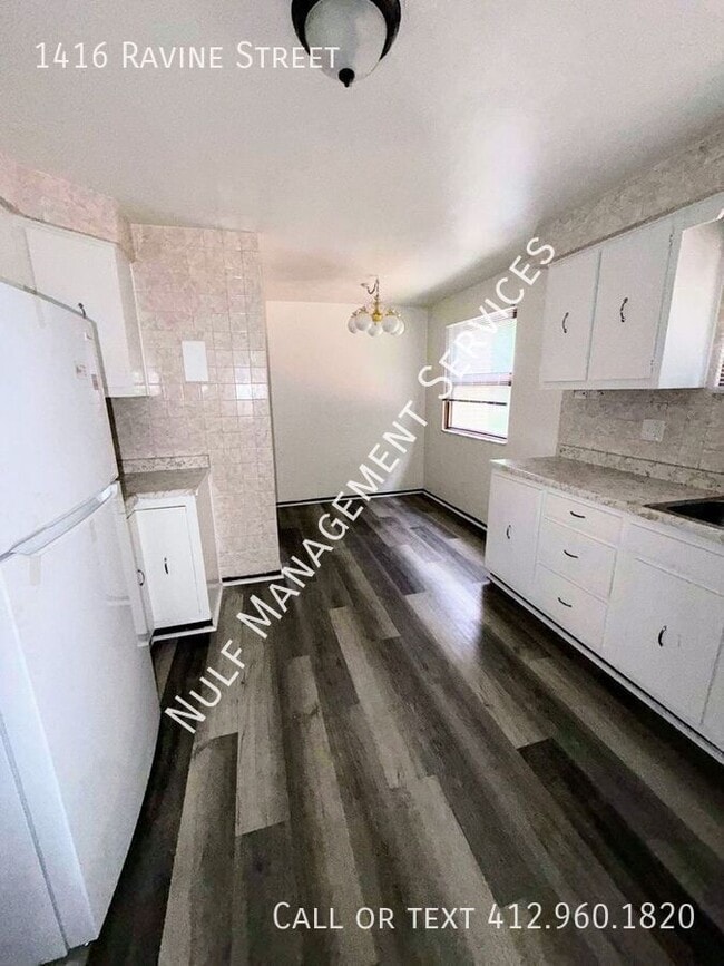 Photo - 1416 Ravine St