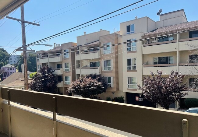 Photo - 66 Fairmount Ave Unidad 202