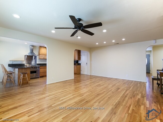 Photo - 3661 Willowview Dr