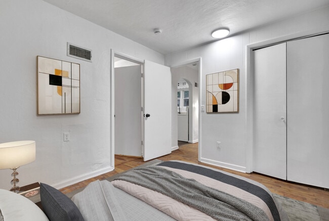 Photo - 401 Hylewood Ave
