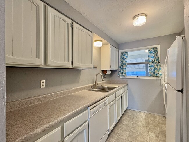 Photo - 3264 Mendenhall Loop Rd