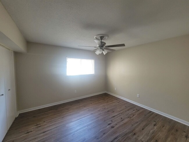 Photo - 154 N Auburndale St