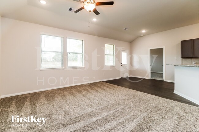 Photo - 14735 Country Club Dr