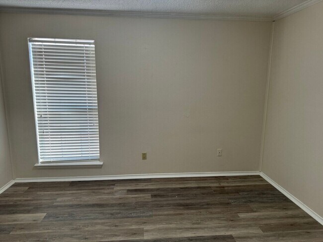 Photo - 2302 45th St