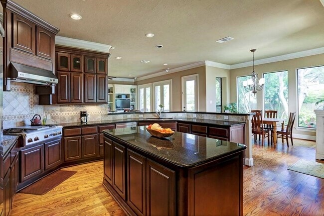 Building Photo - 5031 Cheena Dr Rental