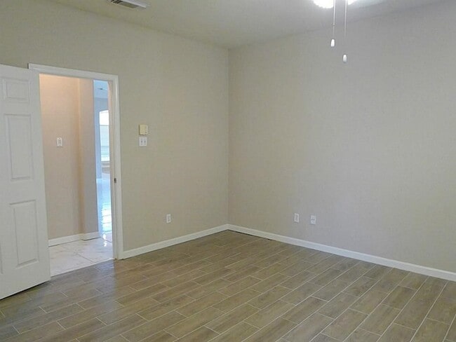 Photo - 20703 Whitevine Way