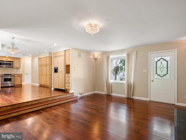 Photo - 612 Bough Rd