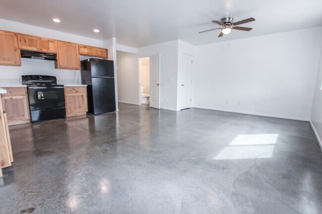 Photo - 8559 Spouse Dr