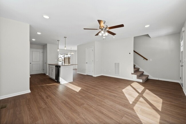 Photo - 839 Cumberland Dr