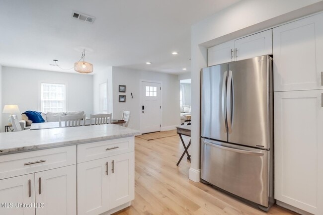 Photo - 187 Bilmarsan Dr