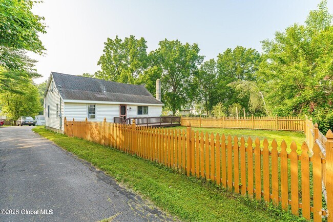 Building Photo - 100 Welsh Ln Rental