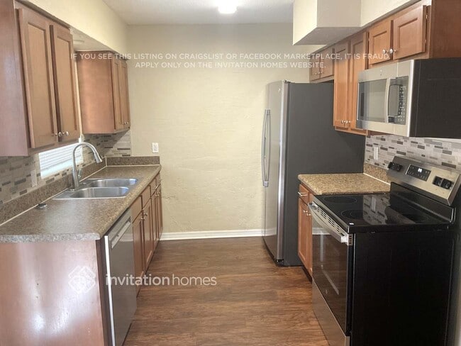 Photo - 3655 Searobin Dr SE