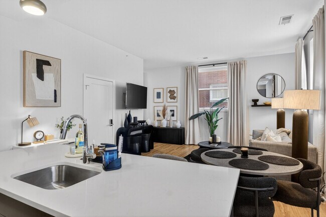 Photo - 1424 N Park Pl Unit ID1390817P