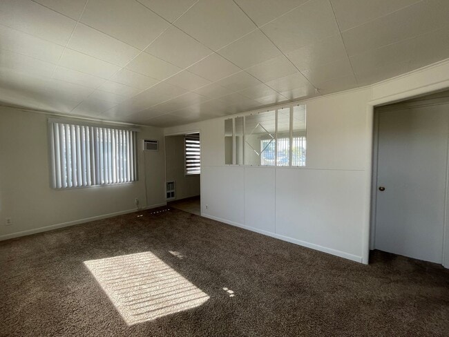 Building Photo - ***COMING SOON 11/2025*** Pet Friendly Ne...