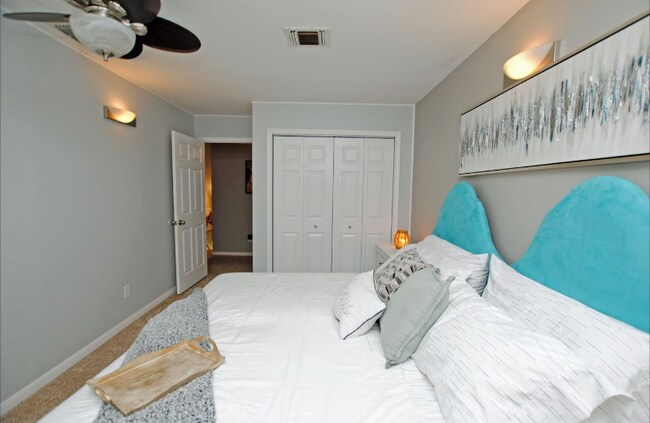 Photo - 719 Park Knoll Ln