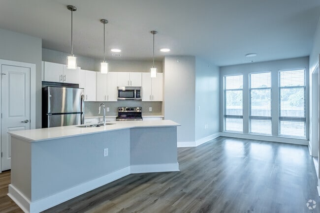 2BR, 2BA - The Stella