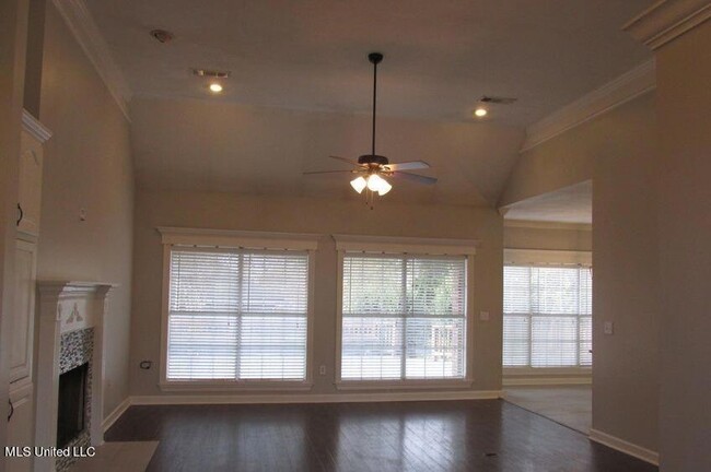 201 Apple Blossom Cir