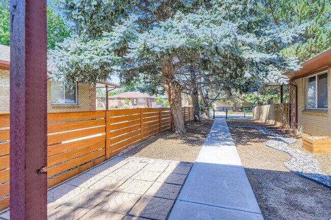 Photo - 3690 Grape St