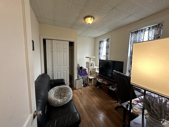 Building Photo - 58 Medford St Unit 3-bed 1-bath  3 Rental