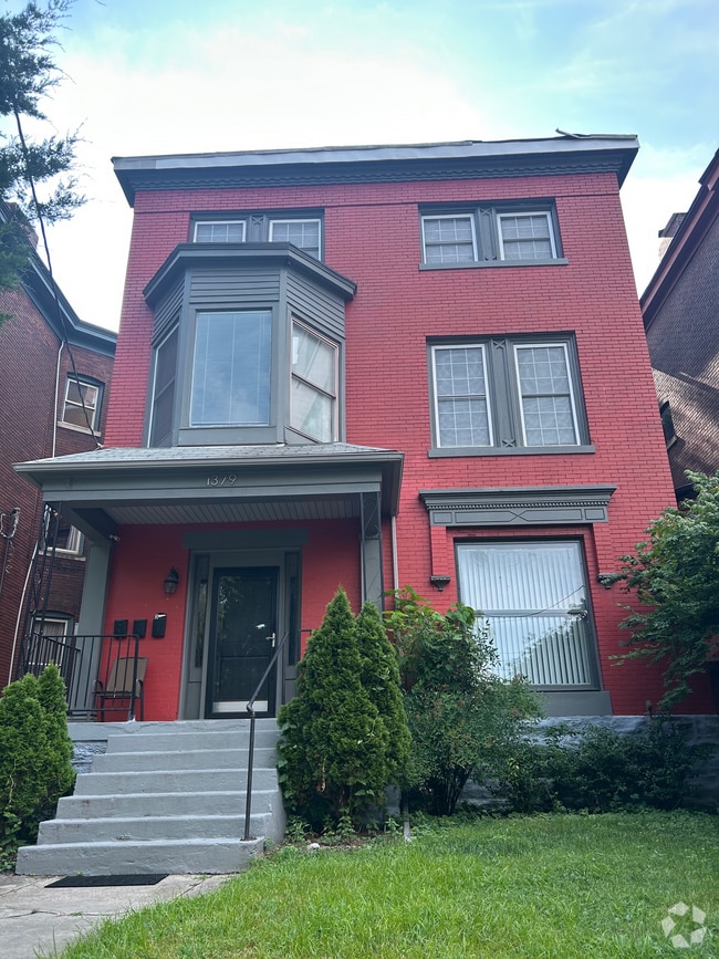 Building Photo - 1379 S Brook St Unit 1 Rental