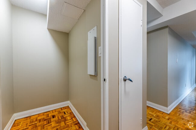 Bachelor - 420SF - Storage