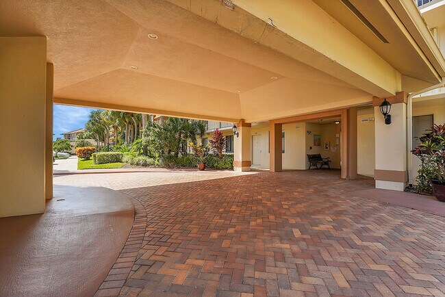 Photo - 2001 Marina Isle Way Unidad 203 Rental