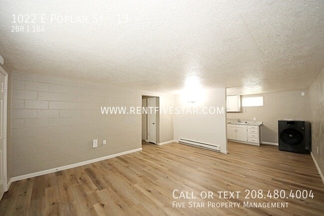 Photo - 1022 E Poplar St Unit 13