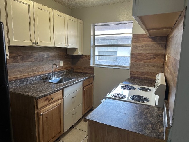 Building Photo - 6151 Eaton St Rental