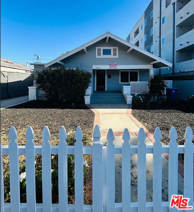 Photo - 14726 Friar St