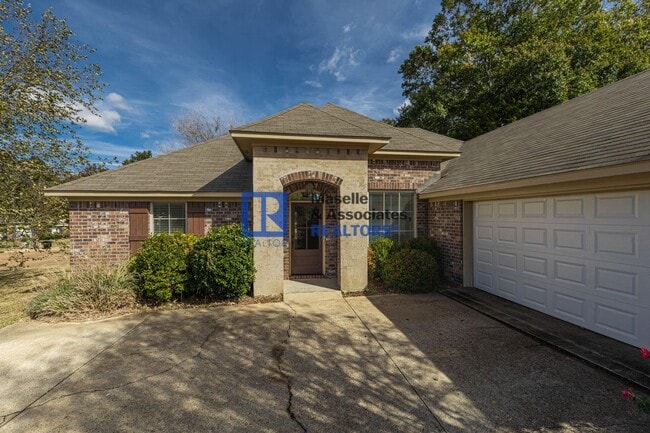 Photo - 3 Bed / 2 Bath home in Harvey Crossing