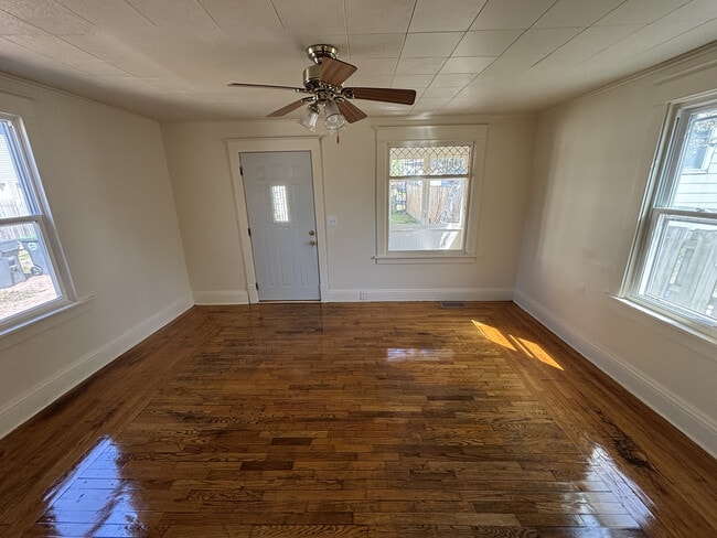 Photo - 1214 West Ave S