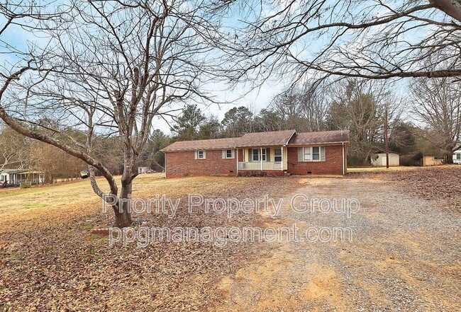 Photo - 110 Maudie Ln
