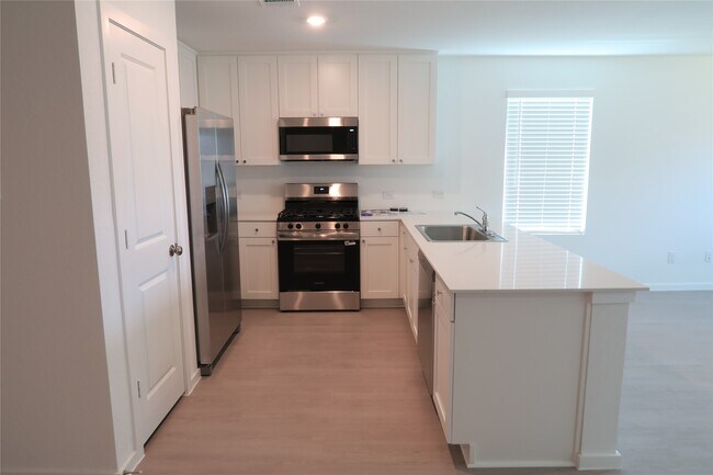 Photo - 921 Woodhaven Lks Dr