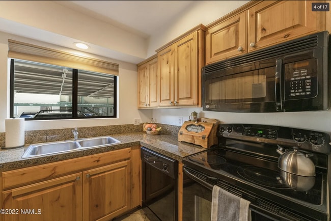 Photo - Village at University Heights Duel Master ... Unit 2-108