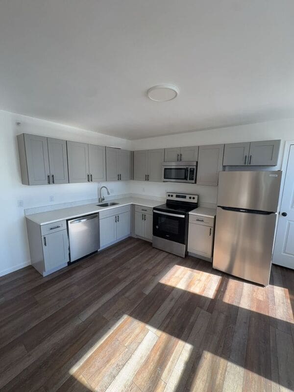 Building Photo - 730 N Main St