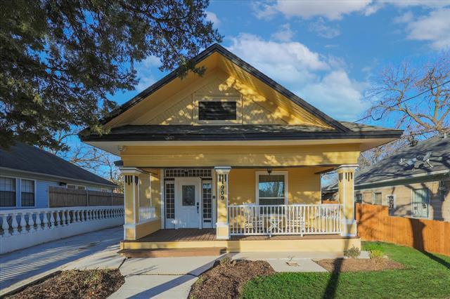 Photo - 909 Elsbeth St