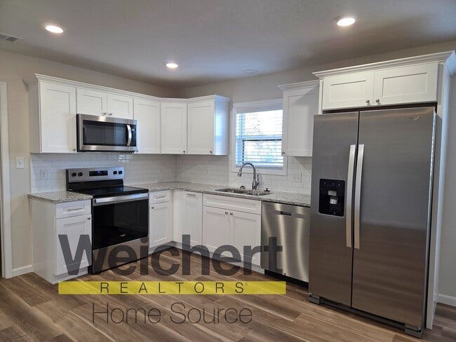 Photo - 3 Bed 2 bath home on corner lot