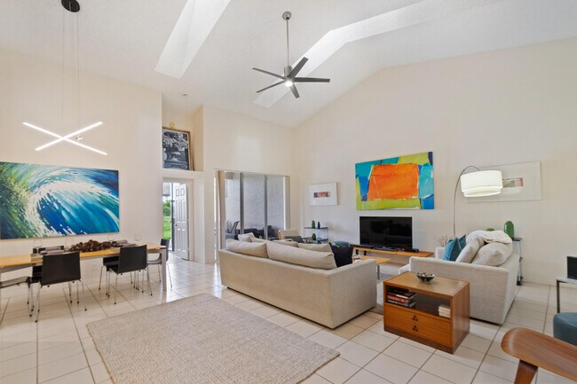 Photo - 1302 Mahogany Pl